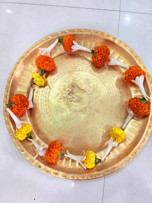 combination of Marigolds (Genda) and Tuberoses (Rajnigandha) Mala