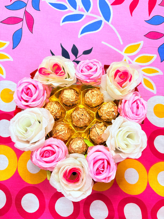 The Golden Heart Blooms & Chocolates Luxe Box 💖✨
